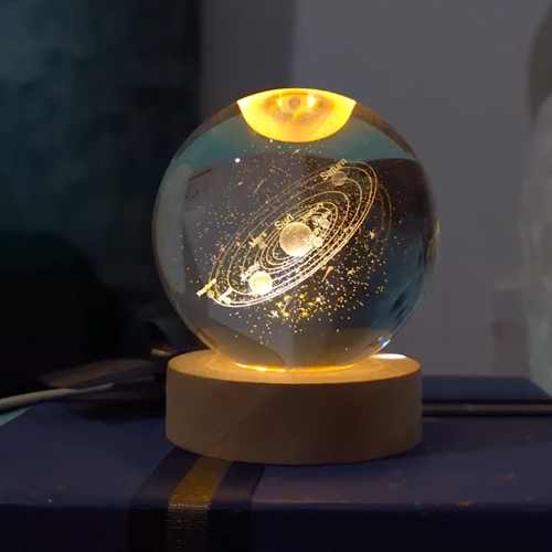 گوی کریستالی منظومه شمسی