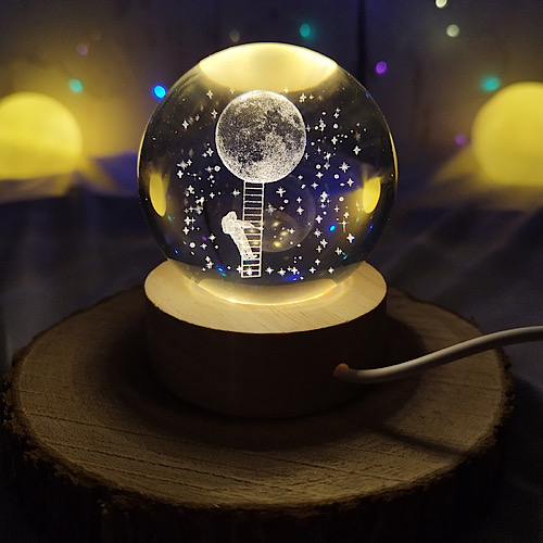 گوی کریستالی فضانورد